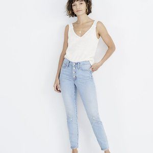 9" Mid-Rise Skinny Crop Jeans in Asbury Wash: Button-Front Edition